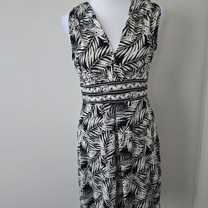 Max Studio Black and White Sleeveless V-Neck Sundress